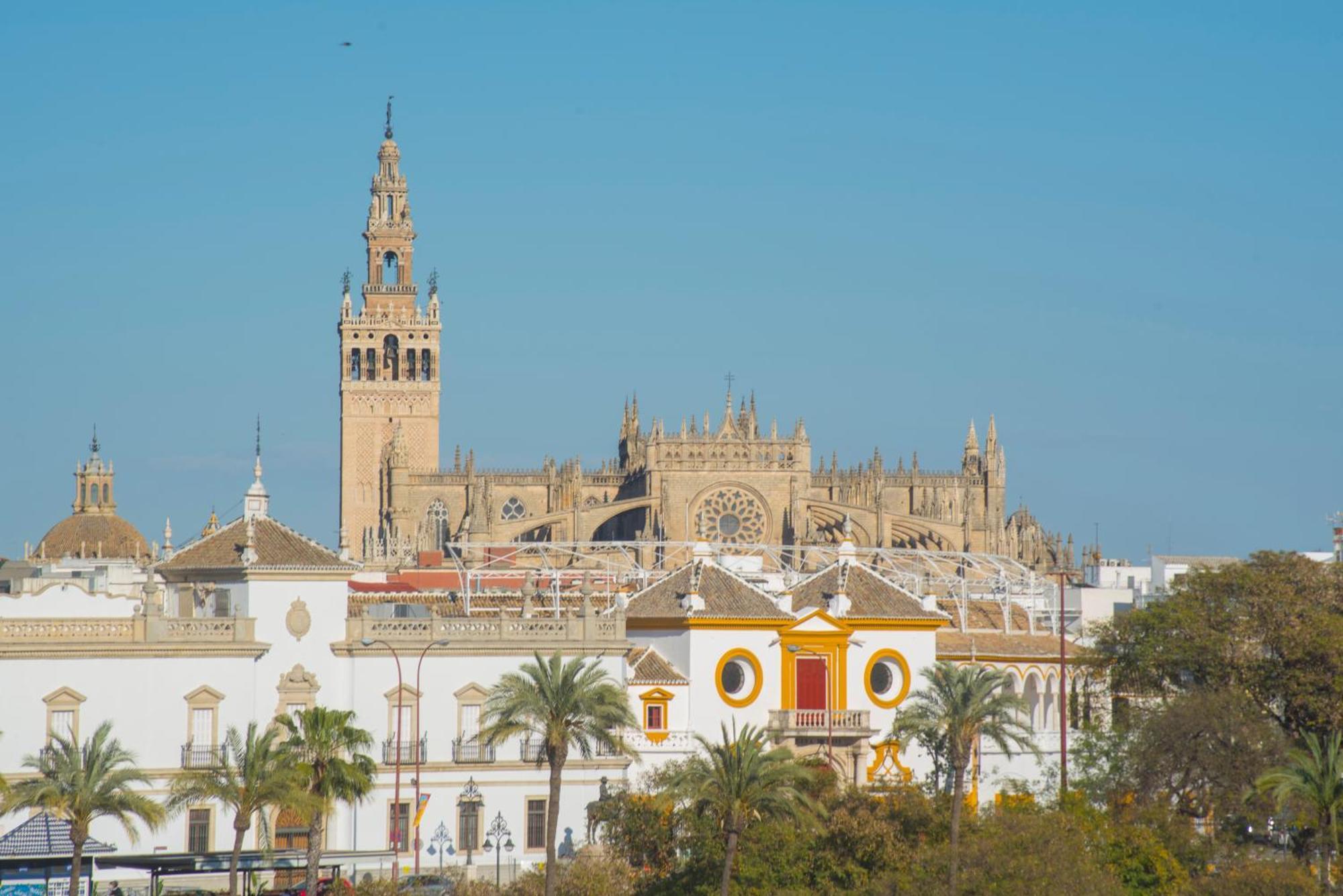 Apartamentos Luxury Puente De Triana Sevilla Buitenkant foto