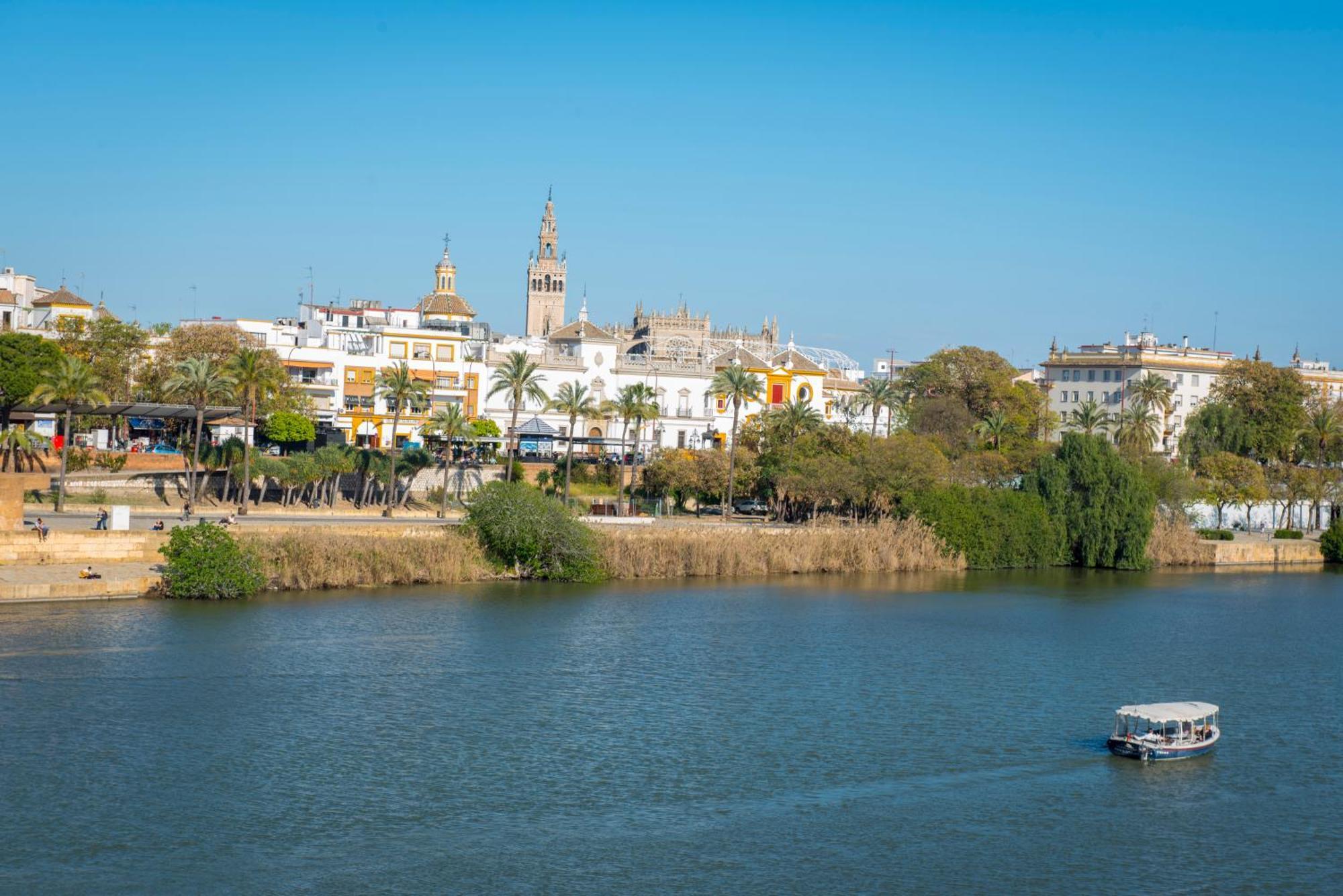 Apartamentos Luxury Puente De Triana Sevilla Buitenkant foto