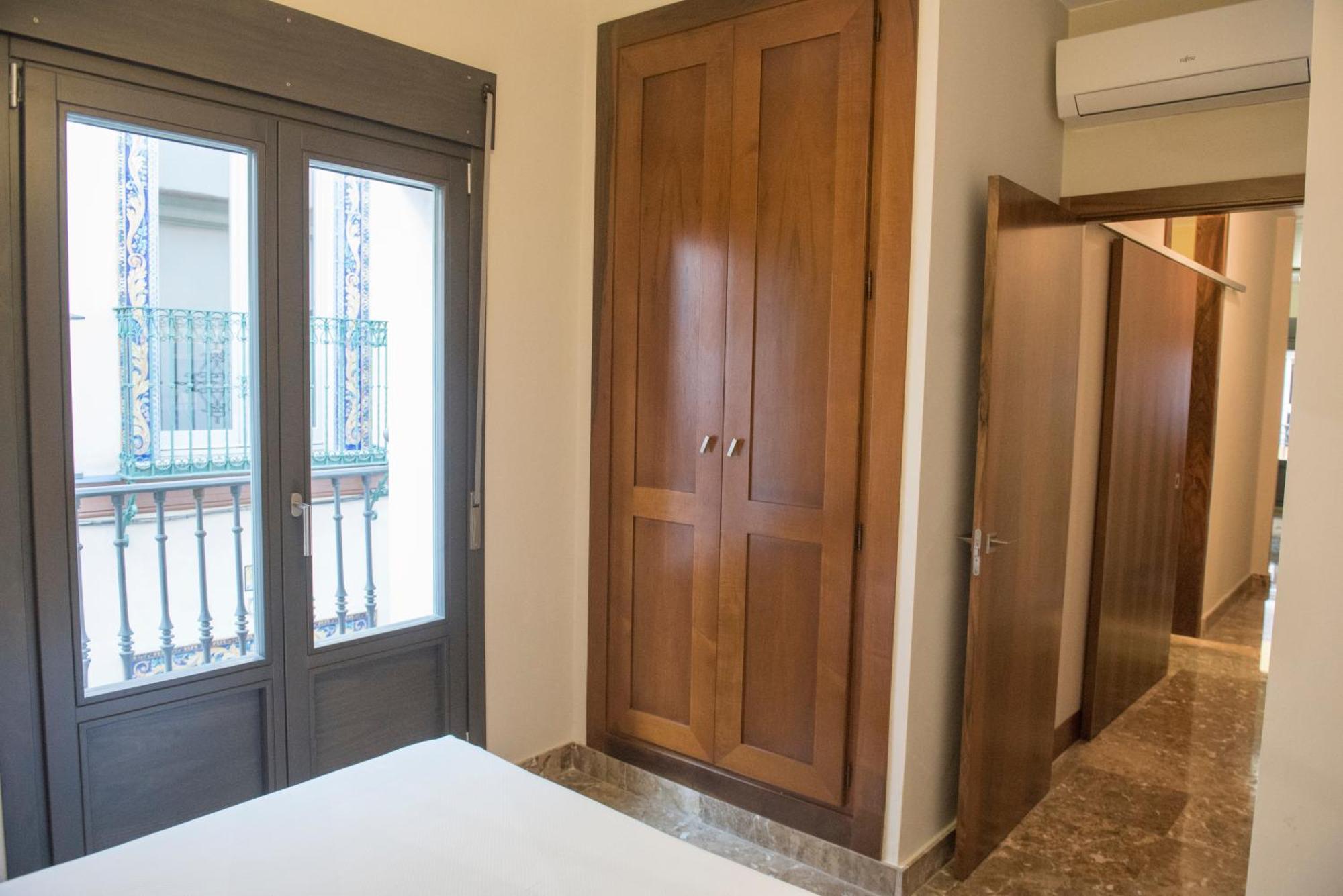 Apartamentos Luxury Puente De Triana Sevilla Buitenkant foto