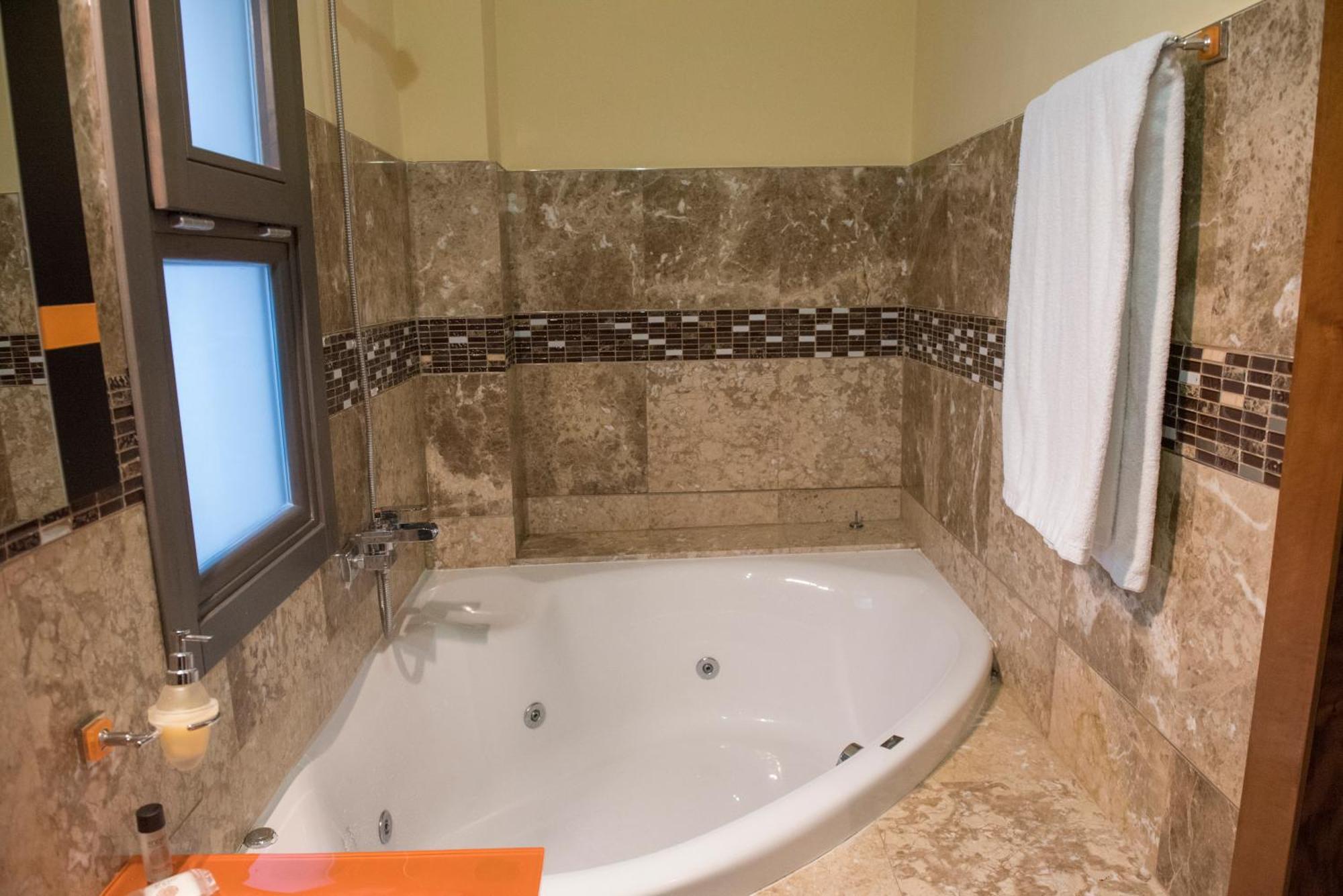 Apartamentos Luxury Puente De Triana Sevilla Buitenkant foto
